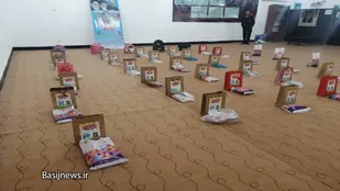 دست مهربانی جهادگران بر سر دانش آموزان نیازمند