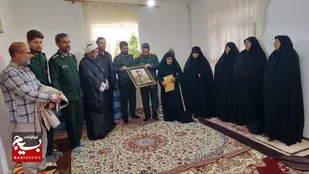 تکریم مادران شهدا در قالب طرح یادگاران نور به مناسبت هفته بسیج