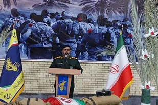 همانا مومن با شمشیر و زبان خود جهاد می&zwnj;کند