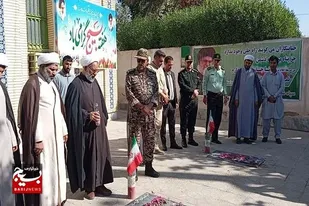 آیین گلباران و عطرافشانی گلزار شهدای ایرانشهر به مناسبت هفته بسیج برگزار شد