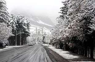 كليه محورهاي مواصلاتي گلستان به سمنان همچنان مسدود است