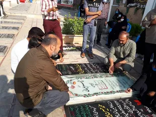 زیارت مقبره سردار سلیمانی نوسط سرهنگ عبدالله عین علی
