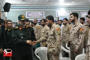 دیدار صمیمی فرمانده سپاه حضرت ولی عصر (عج) استان خوزستان با سربازان وظیفه