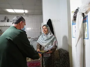 دیدار فرمانده سپاه بیت المقدس با دو بانوی جانباز کردستانی