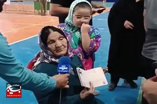 حضور پیرزن ۹۶ ساله رزنی در پای صندوق رأی