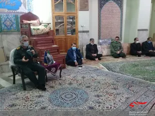 نشست صمیمی فرمانده سپاه خمینی شهر با متنفذین جوی آباد خمینی شهر