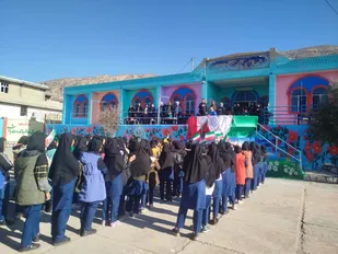 زنگ انقلاب درمدرسه دخترانه متوسطه اول حدیث دزپارت نواخته شد