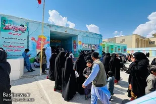 شادی نیازمندان در محروم ترین نقطه از شهر زاهدان