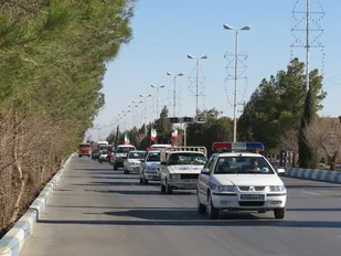 رژه موتوری نیروهای نظامی و انتظامی در مهریز برگزار شد