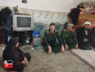 دیدار سردار شفائی با خانواده شهید فولادی در دلگان
