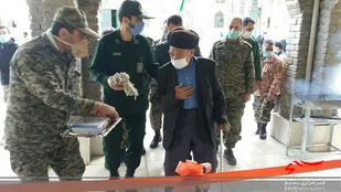 غبار روبی و عطرافشانی مزار شهدا در ایام الله دهه فجر
