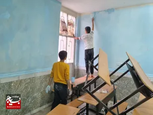 رنگ&zwnj;آمیزی مدرسه راهنمایی صدرا توسط گروه جهادی شهید زمان محمودی