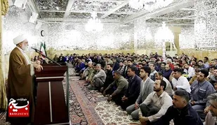 کارخانجات و مراکز تولیدی، سنگر مبارزه و جهادند/کارگران خط شکنان عرصۀ جنگ اقتصادی هستند