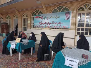 برگزاری میز خدمت پاسخگویی به شبهات دینی و سیاسی در نمازجمعه شاهرود