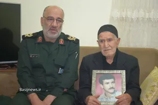 دیدار فرمانده سپاه روح الله استان مرکزی با خانواده معظم شهدای آستانه