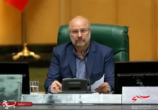 ملت ایران علاوه بر دشمن خارجی، برابر منافقان داخلی نیز ایستاده است