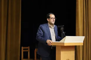 هوشیاری مردم و مسئولان در برابر دوقطبی&zwnj;سازی دشمن ضروری است
