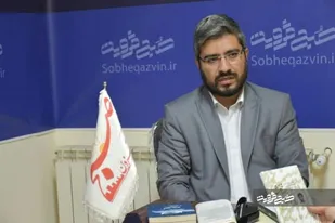 امام خمینی (ره) به عنوان میراث&zwnj;دار دین مبین اسلام در عصر سیه روزی و فلک زدگی بشر برخواست.
