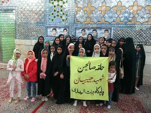 کودکان پایگاه مقاومت بنت الهدی با شهدا تجدید میثاق کردند