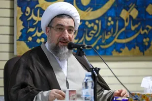 شهید جان و هستی خود را با خدا معامله می کند