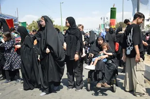 اجتماع عظیم دلدادگان حسینی در راهپیمایی جاماندگان اربعین حسینی