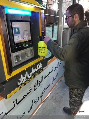 ضدعفونی و سم زدایی معابر، تاکسی&zwnj;ها و اماکن عمومی شهر اصفهان توسط بسیجیان حوزه ۱۵ حضرت روح الله (ره) ناحیه مقاومت بسیج  امام صادق (ع) اصفهان