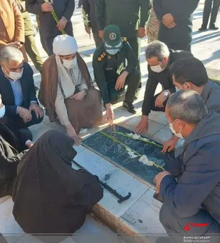 عطر افشانی مزار شهدا شیروان