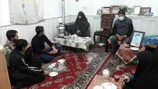 دیدار بسیجیان پایگاه مقاومت بسیج ام ابی&zwnj;های شهیدیه میبد با خانواده شهید فلکیان