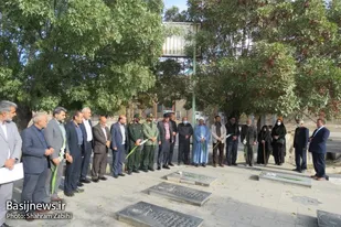 غبار روبی گلزار شهدای ملایر به مناسبت یوم الله ۱۳ آبان