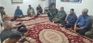 دیدار صمیمی فرمانده سپاه بوموسی با پیشکسوتان بسیجی و رزمندگان مدافع خلیج همیشه فارس