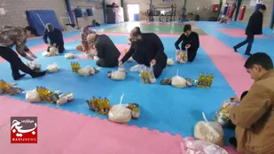 توزیع بسته&zwnj;های معیشتی توسط گروه جهادی شهید حمزه کروبی