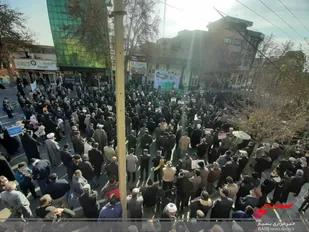 شعر/ماهِ دی ملت خروشان