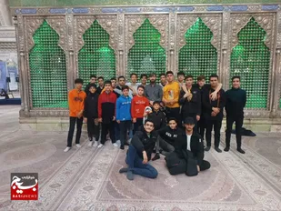 تشرف بسیجیان محله ۵ پردیسان قم به مرقد مطهر&nbsp; امام راحل