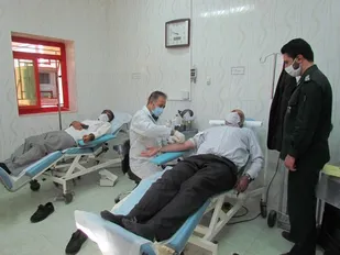 اهدای خون توسط جمعی از بازنشستگان و پیشکسوتان سپاه فارسان