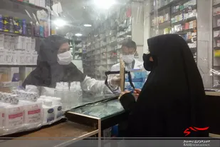 تقدیر از جهادگران سلامت توسط بسیجیان پایگاه محدثه بهار