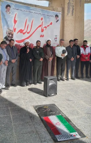 غبار روبی وعطر افشانی قبور مطهر شهدا در شهرستان کوهرنگ