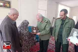 دیدار فرمانده سپاه انصارالحسین(ع) همدان با مادر شهید &laquo;مهدی جلالی&raquo;