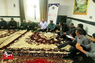 برگزاری میز خدمت جهادی بسیج ادارات در بین عشایر تویسرکان+تصاویر
