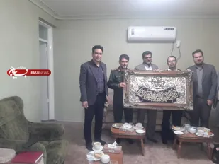 تقدیر فرماندار شهرستان رودان  فرمانده ناحیه مقاومت بسیج سپاه رودان به مناسبت هفته دفاع مقدس