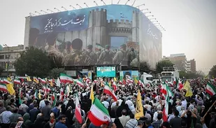 قیام حماسی مردم غیور ایران در اعلام تنفر از جنایات تروریست های آمریکایی صهیونیستی و توهین به مقدسات
