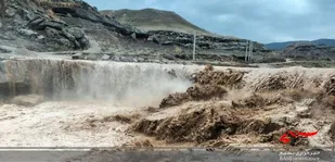 سیلاب مسیر چند روستای دزفول را مسدود کرد