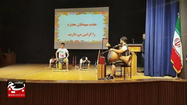 همایش تجلیل از خانواده برتر پایور