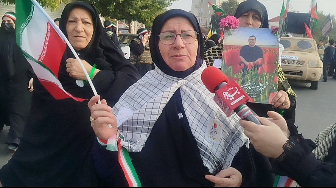 گیلان، در میدان جان‌فدایی برای ایران با یاد شهیدان وطن در میدان «جان فدا» ایستاد