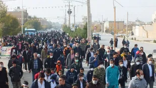برگزاری همایش پیاده روی خانوادگی در شهر کمشچه برخوار