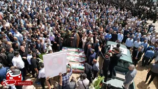تشییع ۱۰ شهید وطن لرستان با حضور گسترده مردم و مسئولین