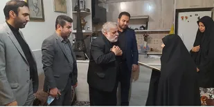 دیدار مسئولان شهرستان ری با مادر شهیدان سرلک