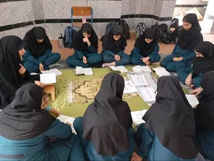 برگزاری محفل انس با قرآن کریم درآموزشگاه دخترانه در آغاجاری