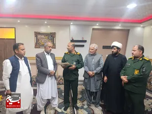 تجلیل از فرمانده پایگاه بسیج شهید نیک&zwnj;پور در بخش مرزی بم&zwnj;پشت /بسیج خاری در چشم دشمنان ملت