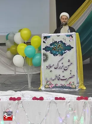 فاطمه زهرا (س)، محور خلقت آفرینش است
