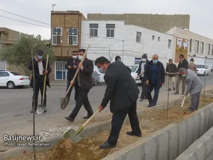 غرس ۳۳۰ نهال به همت شهرداری دامغان/ روایت تصاویر از مشارکتی سبز به مناسبت روز درختکاری